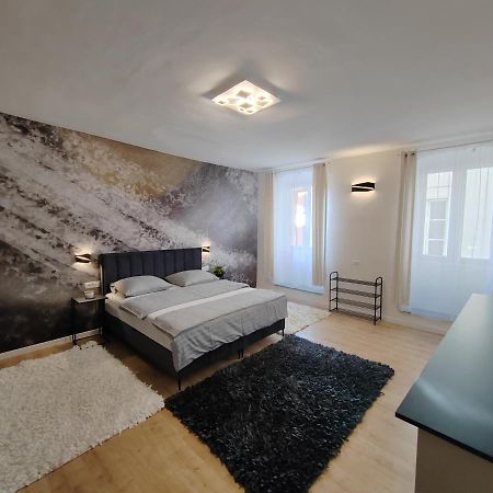 זאדאר Town Square Apartment מראה חיצוני תמונה