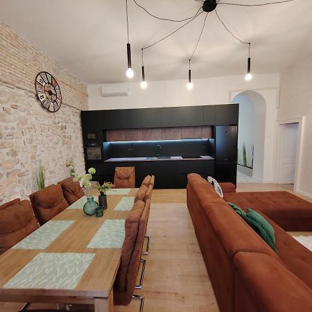 זאדאר Town Square Apartment מראה חיצוני תמונה