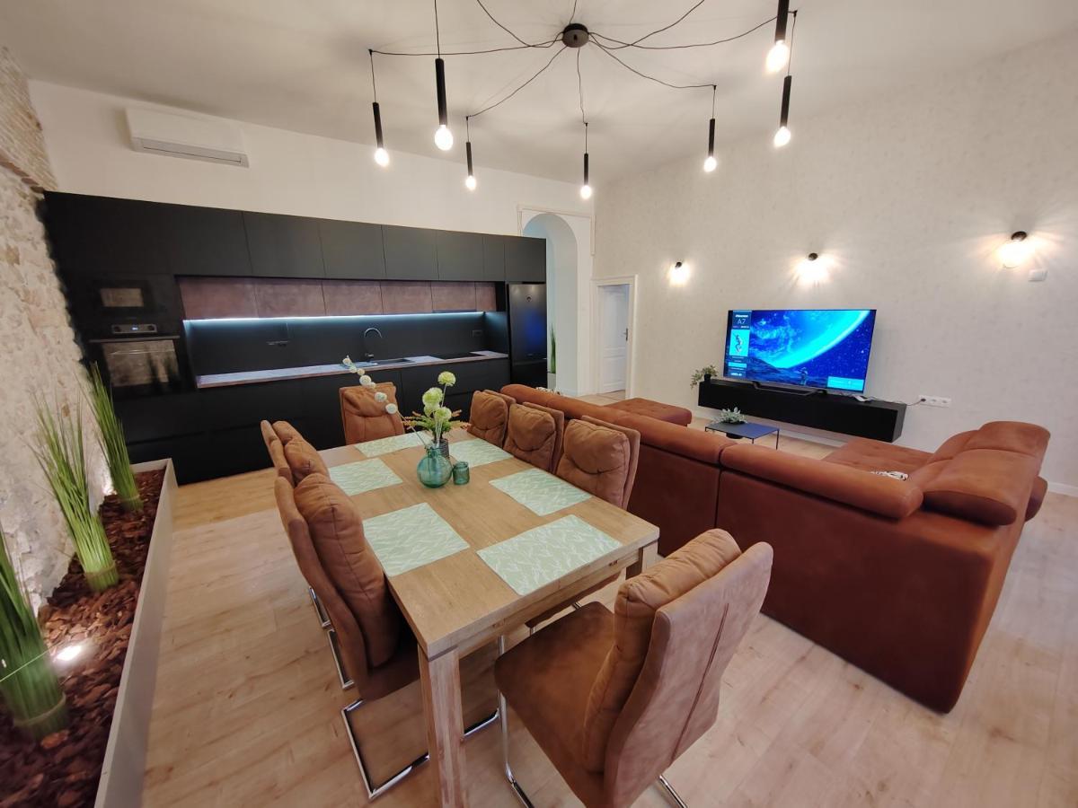זאדאר Town Square Apartment מראה חיצוני תמונה