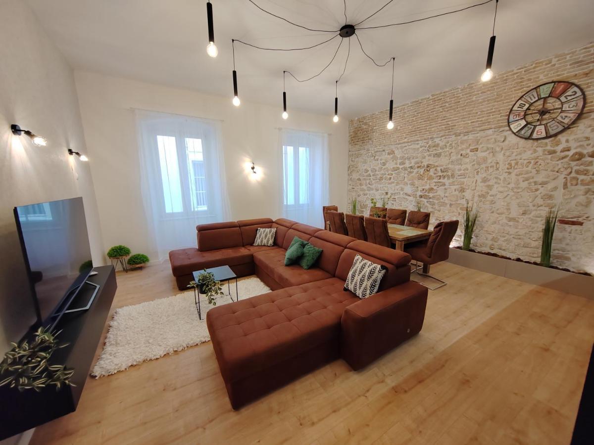 זאדאר Town Square Apartment מראה חיצוני תמונה