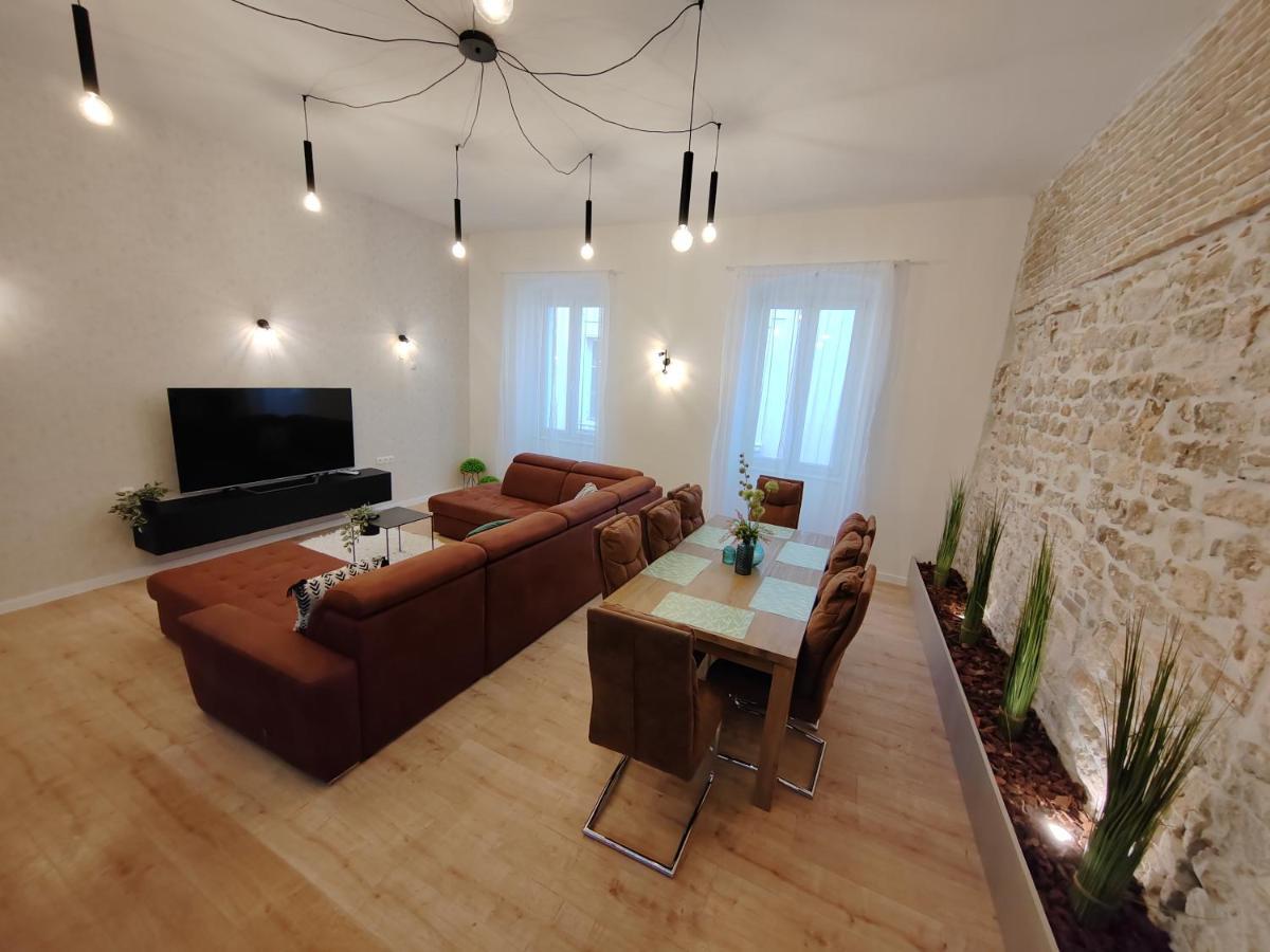 זאדאר Town Square Apartment מראה חיצוני תמונה