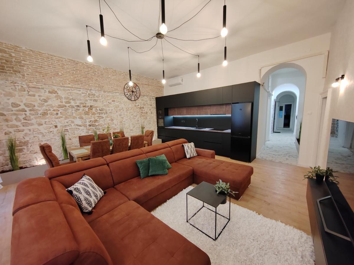 זאדאר Town Square Apartment מראה חיצוני תמונה