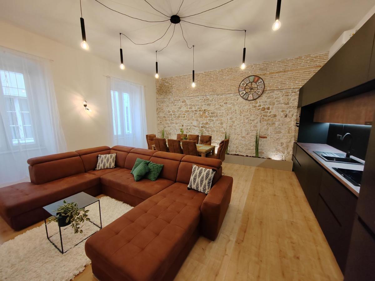 זאדאר Town Square Apartment מראה חיצוני תמונה