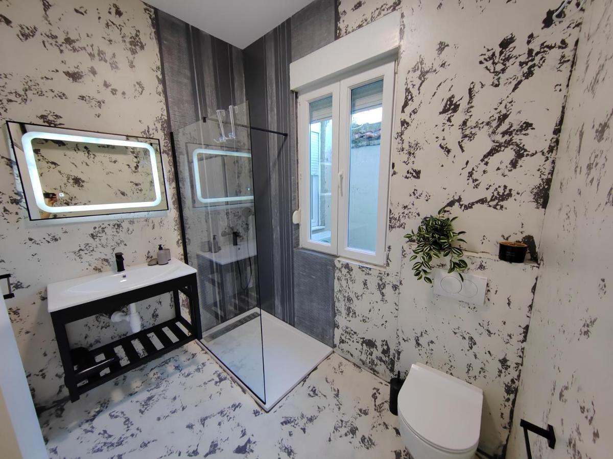 זאדאר Town Square Apartment מראה חיצוני תמונה