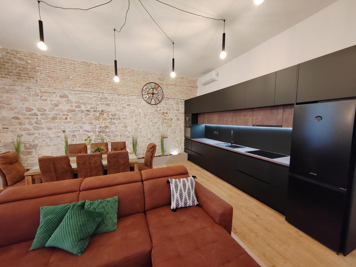 זאדאר Town Square Apartment מראה חיצוני תמונה