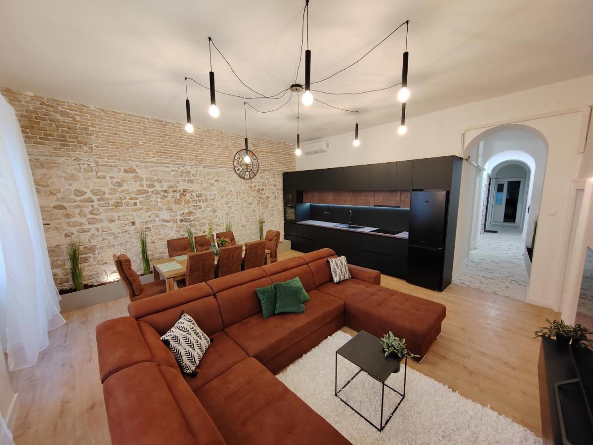 זאדאר Town Square Apartment מראה חיצוני תמונה