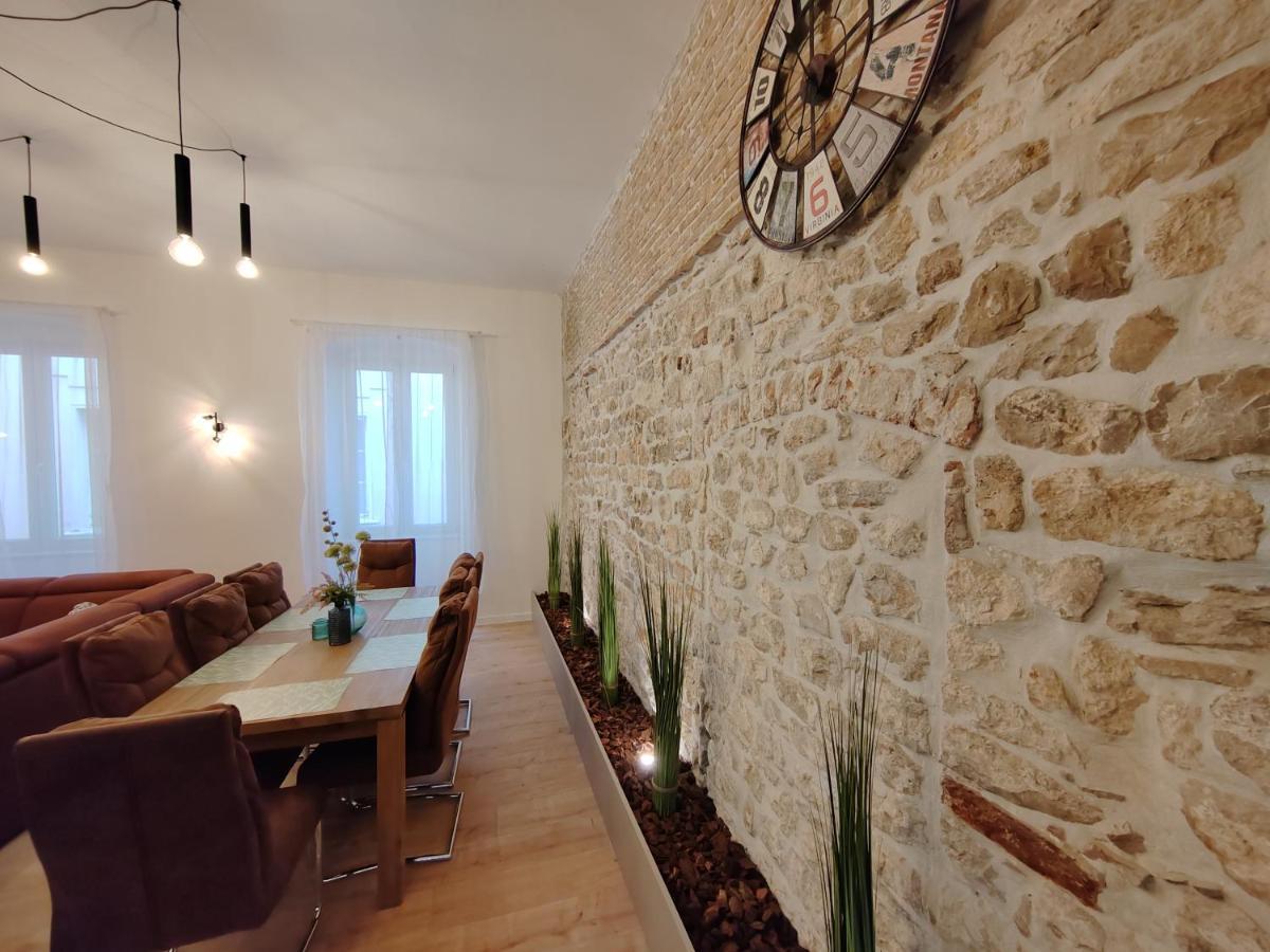 זאדאר Town Square Apartment מראה חיצוני תמונה