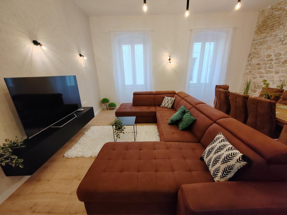 זאדאר Town Square Apartment מראה חיצוני תמונה