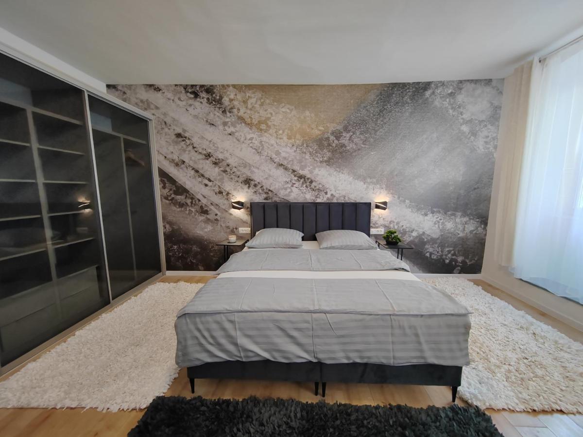 זאדאר Town Square Apartment מראה חיצוני תמונה